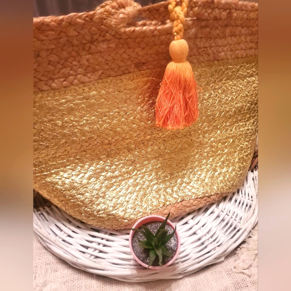 NWOT-Gorgeous jute tote/bag